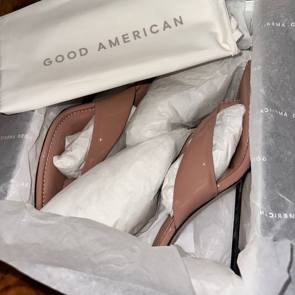 Good American Glass Wedges